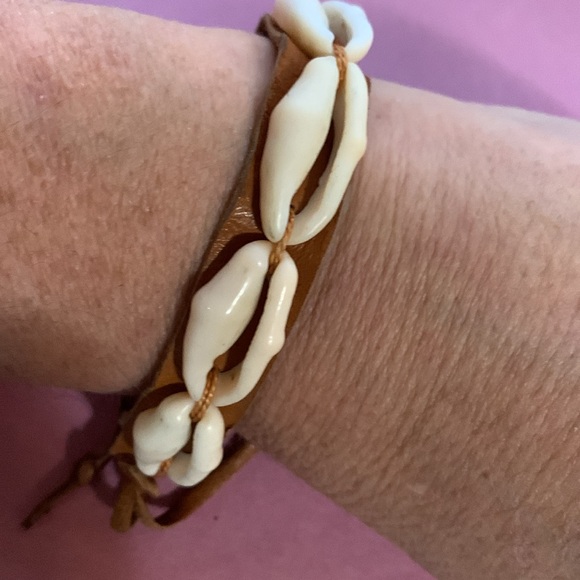 Shell bracelet* - Picture 2 of 6